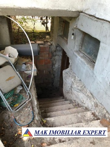 casa-la-rosu-5-camere-teren-200-mp-in-bradulet-arges-14