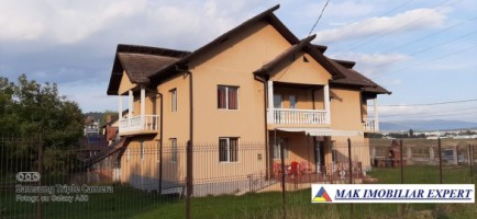 vila-8-camere-teren-1044-mp-de-vanzare-bughea-de-sus-arges