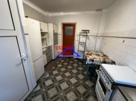 inchiriez-apartament-3-camere-decomandat-zona-mihai-viteazul-1