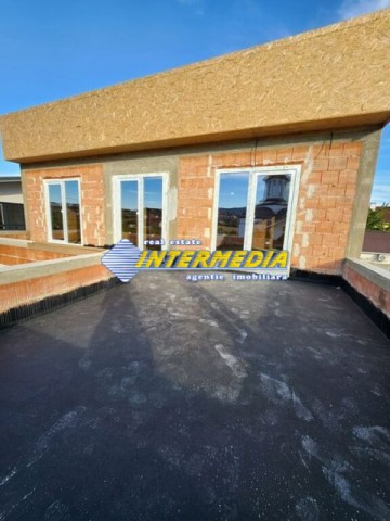 casa-noua-170-mp-utili-in-cetate-finisata-complet-10