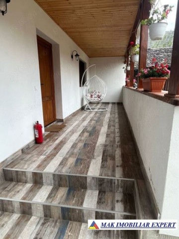 vand-cabana-6-camere-5-bai-teren-1678-mp-in-rucar-arges-1