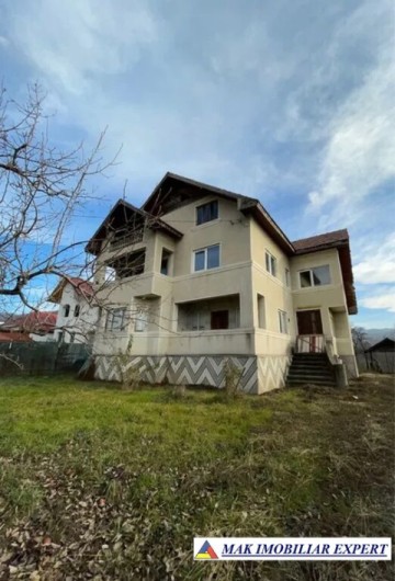 vand-vila-8-camere-cu-teren-1755-mp-in-cetateni-arges-1