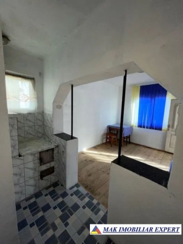 vand-vila-8-camere-cu-teren-1755-mp-in-cetateni-arges-5