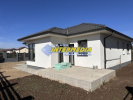 casa-frumoasa-pe-un-nivel-finisata-la-cheie-alba-iulia-cu-435-mp-teren-si-toate-utilitatiile-6