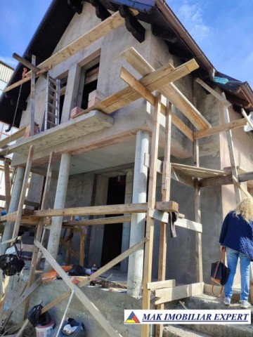 vila-5-camere-teren-145-mp-de-vanzare-in-azuga-prahova-1