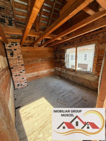 vanzare-vila-deosebita-asezata-intr-o-zona-linistita-cu-o-suprafata-de-teren-489-mp-in-rucar-la-pretul-de-54000-euro-negociabil-4