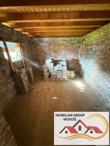 vanzare-vila-deosebita-asezata-intr-o-zona-linistita-cu-o-suprafata-de-teren-489-mp-in-rucar-la-pretul-de-54000-euro-negociabil-18