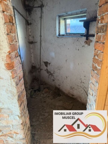 vanzare-vila-deosebita-asezata-intr-o-zona-linistita-cu-o-suprafata-de-teren-489-mp-in-rucar-la-pretul-de-54000-euro-negociabil-14