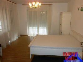 inchiriez-apartament-3-camere-de-lux-zona-calea-dumbravii-3