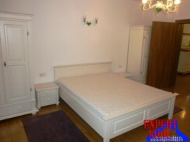 inchiriez-apartament-3-camere-de-lux-zona-calea-dumbravii-4