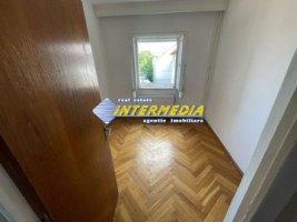 apartament-3-camere-etaj-2-garaj-boxa-in-cetate-zona-caroline-1