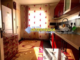 inchiriere-cetate-apartament-3-camere-deco-2-bai-balcon-parcare-mobilat-complet