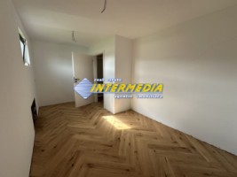 casa-noua-p1-cu-550-mp-teren-3-bai-4-dormitoare-garaj-finisata-interior-si-mobila-bucatarie-in-ighiu-21