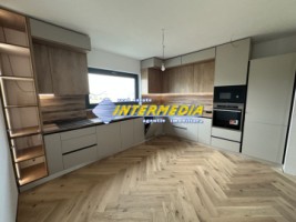 casa-noua-p1-cu-550-mp-teren-3-bai-4-dormitoare-garaj-finisata-interior-si-mobila-bucatarie-in-ighiu-30