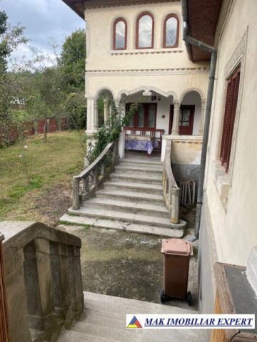 casa-stil-neoromanesc-7-cam-teren-1150-mp-in-godeni-arges-19