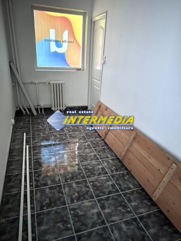 spatiu-de-inchiriat-in-cetate-50-mp-cu-vad-foarte-bun-7