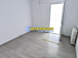 spatiu-de-inchiriat-in-cetate-50-mp-cu-vad-foarte-bun-3