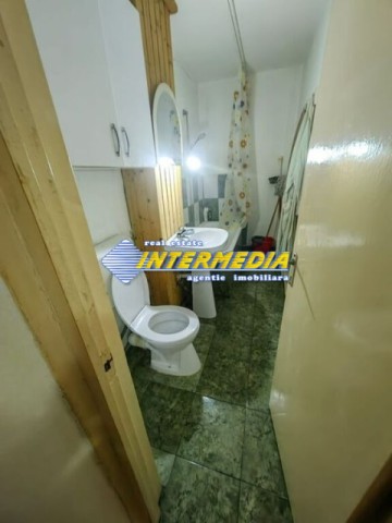 de-vanzare-apartament-3-camere-decomandat-etaj-1-cetate-zona-mercur-4