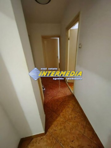 de-vanzare-apartament-3-camere-decomandat-etaj-1-cetate-zona-mercur-6