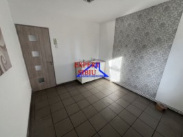 inchiriez-camera-pentru-cosmetica-manichiura-si-pedichurazona-vasile-aaron-1