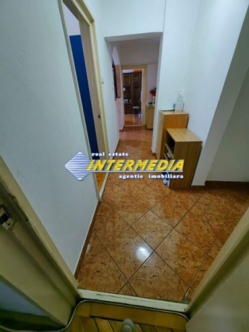 de-vanzare-apartament-3-camere-decomandat-etaj-1-cetate-zona-mercur-8