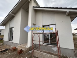 casa-noua-pe-parter-90-mp-de-vanzare-finisala-la-cheie-1