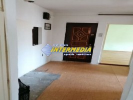 inchiriere-apartament-2-camere-decomandat-cetate-1