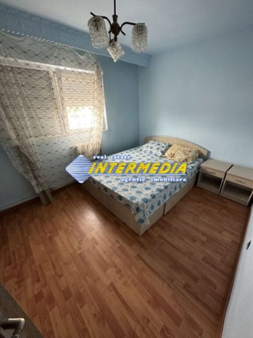 vand-apartament-situat-in-zona-cetate-piata-2-camere
