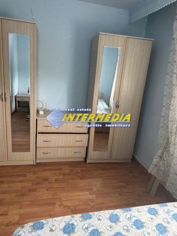 vand-apartament-situat-in-zona-cetate-piata-2-camere-1
