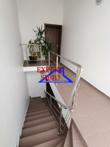 inchiriez-apartament-4-camere-spatiosrecent-renovat-zona-turnisor-14