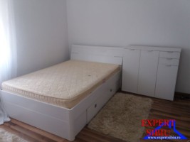 inchiriez-garsoniera-1-camera-renovatazona-broscarie