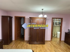 apartament-cu-3-camere-bloc-nou-scara-interioara-curte-parcari-si-garaj-1