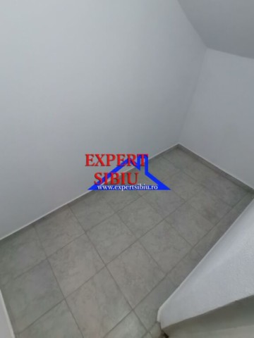 inchiriez-apartament-2-camerea-la-casa-renovat-zona-lazaret-10