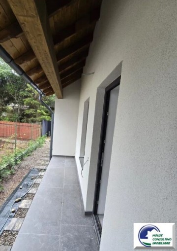 garsoniera-de-vanzare-in-busteniimobil-nou-2025-11