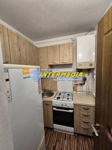 inchiriez-garsoniera-langa-carolina-mall-3