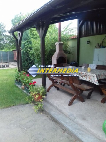 de-vanzare-casa-4-camere-cu-teren-1430-mp-alba-iulia-1