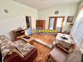 de-vanzare-casa-4-camere-cu-teren-1430-mp-alba-iulia