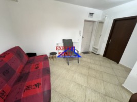 inchiriez-apartament-2-camererenovat-cu-gradinazona-calea-cisnadiei-1