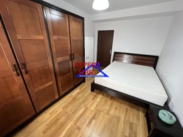 inchiriez-apartament-2-camererenovat-cu-gradinazona-calea-cisnadiei-4