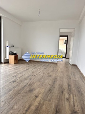 apartament-2-camere-etaj-1-in-cetate-zona-0-finisat-la-cheie-1
