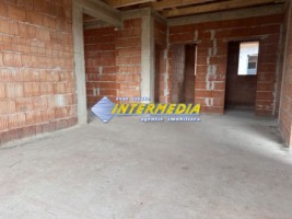 okazie-casa-noua-pe-un-nivel-la-rosu-cu-4-camere-380-mp-teren-si-toate-utilitatile-12