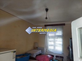 casa-de-vanzare-in-centru-pozitie-buna-8