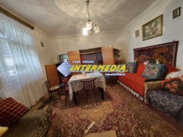 casa-de-vanzare-in-centru-pozitie-buna-5