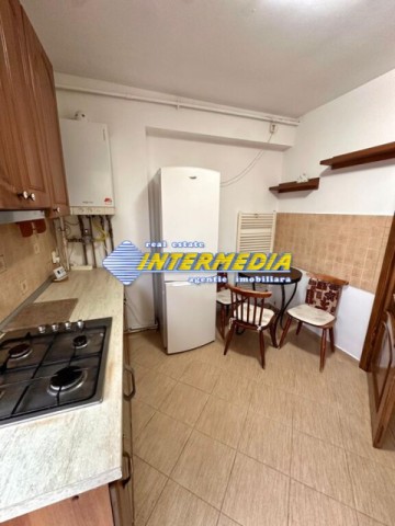 apartamemt-3-camere-decomandat-cetate-stadion-cu-balcon-parcare-mobilat-si-utilat-complet-2