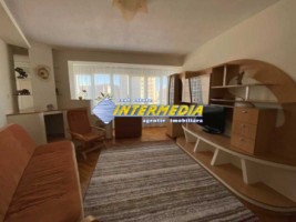 inchiriere-apartament-3-camere-renovat-cetate-bulevard-utilat-mobilat-complet-4