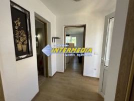 okazie-casa-4-camere-2-bai-2-bucatarii-anexe-garaj-curte-pavata-de-vanzare-in-alba-iulia-zona-centru-4