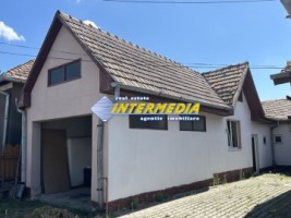 okazie-casa-4-camere-2-bai-2-bucatarii-anexe-garaj-curte-pavata-de-vanzare-in-alba-iulia-zona-centru-2