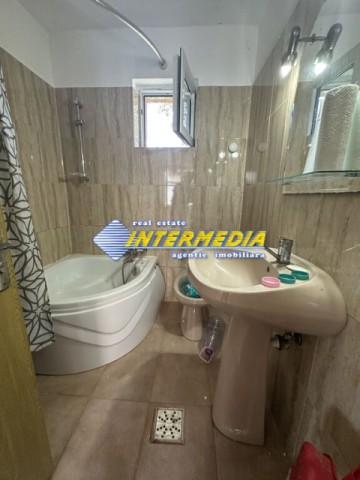 okazie-casa-4-camere-2-bai-2-bucatarii-anexe-garaj-curte-pavata-de-vanzare-in-alba-iulia-zona-centru-7