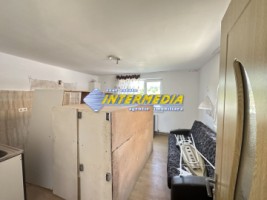 okazie-casa-4-camere-2-bai-2-bucatarii-anexe-garaj-curte-pavata-de-vanzare-in-alba-iulia-zona-centru-12