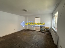 okazie-casa-4-camere-2-bai-2-bucatarii-anexe-garaj-curte-pavata-de-vanzare-in-alba-iulia-zona-centru-11